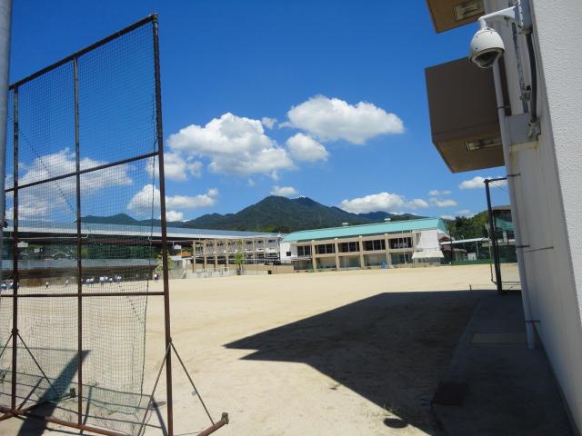 Junior high school. Nanao 966m until junior high school