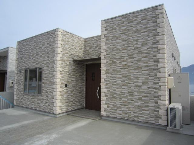 Local appearance photo. Local (April 2013) is shooting a modern appearance