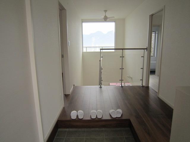 Entrance. Local (April 2013) Shooting