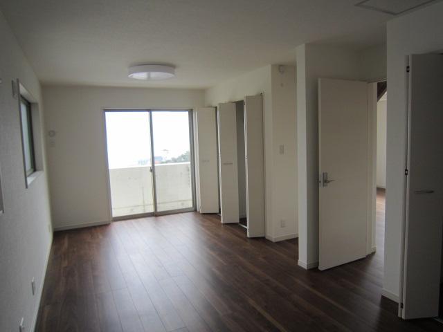 Non-living room. Indoor (April 2013) Shooting