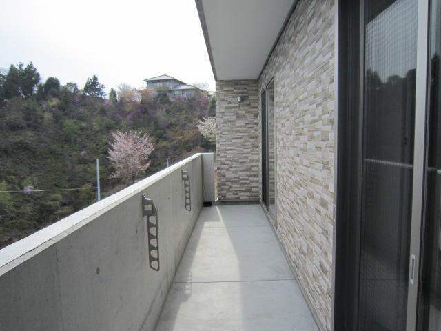 Balcony. Local (April 2013) Shooting