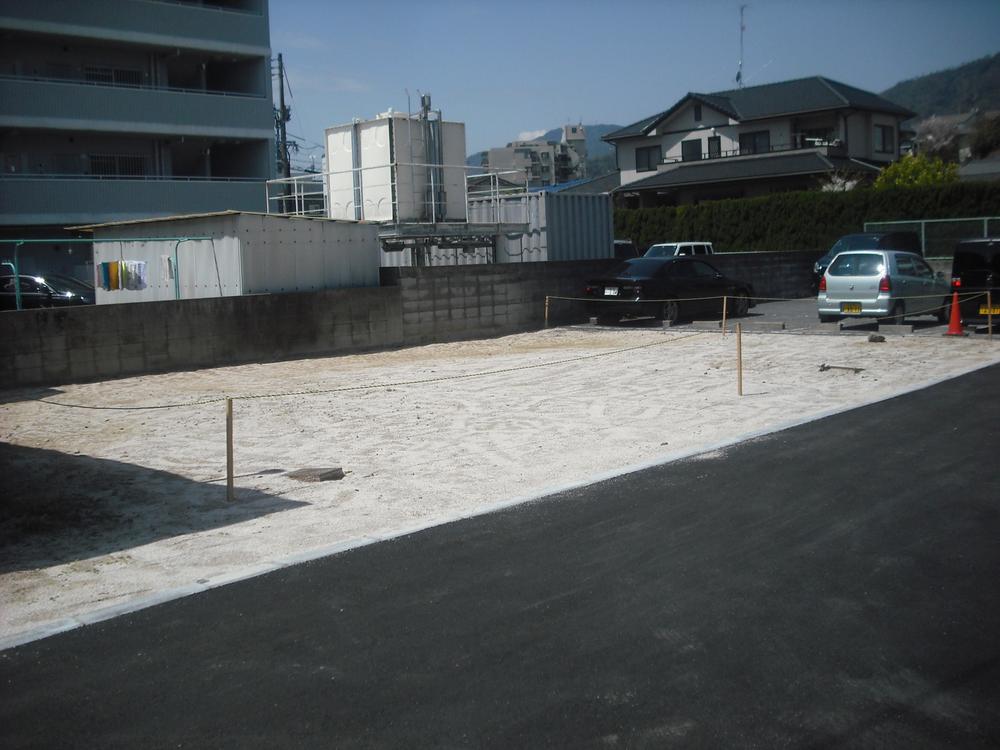 Local photos, including front road. Local (February 2013) Shooting