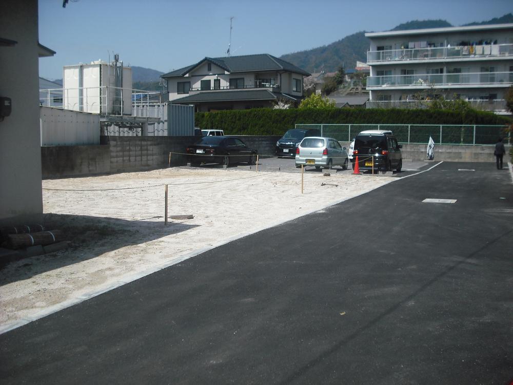 Local photos, including front road. Local (February 2013) Shooting