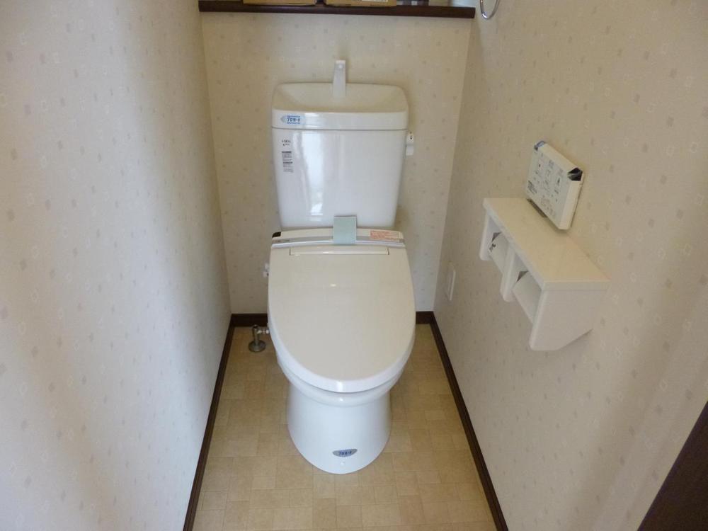 Toilet. (June 2013) Shooting