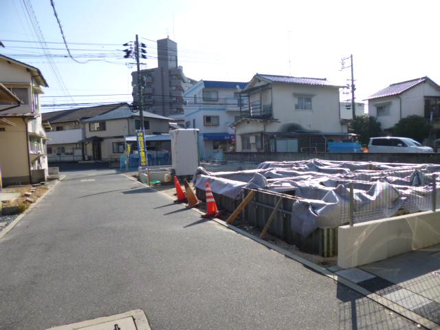 Local photos, including front road. Local (12 May 2013) Shooting