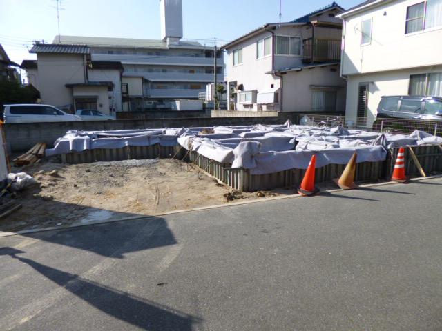 Local appearance photo. Local (12 May 2013) Shooting