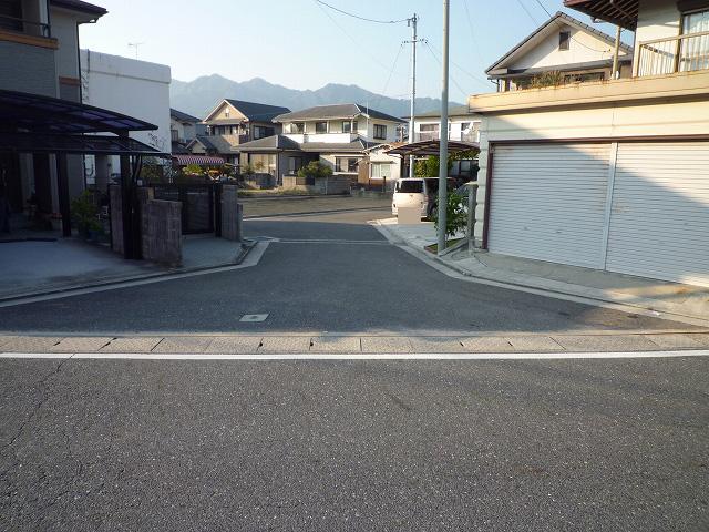 Other local. Frontal road