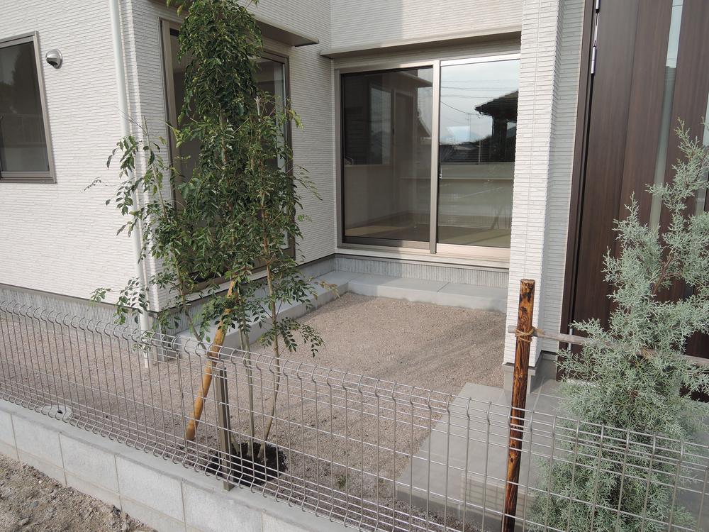 Entrance. Local site (November 2013) Shooting