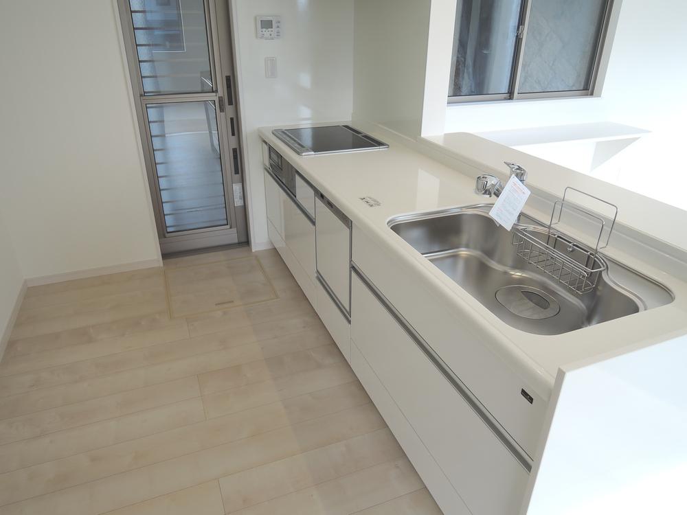 Kitchen. Indoor site (November 2013) Shooting