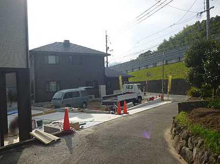 Local photos, including front road. Local (10 May 2013) Shooting