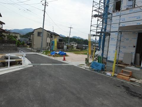 Local photos, including front road. November 9 shooting