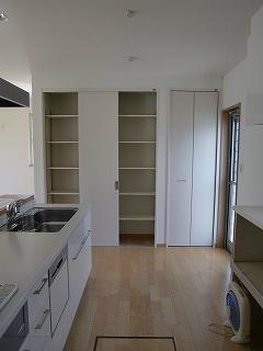 Receipt. The kitchen has a pantry with a storage capacity