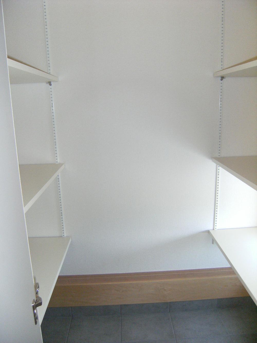 Other. A Akaritori shoes cloak