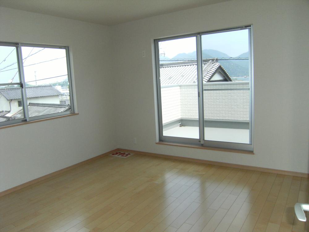 Other. Bright Western-style, Of course with closet