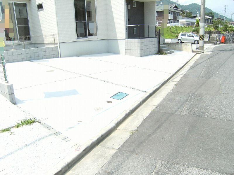 Local photos, including front road. The parking lot 3 ~ Four Allowed