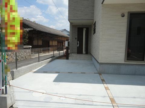 Local appearance photo. Parking lot