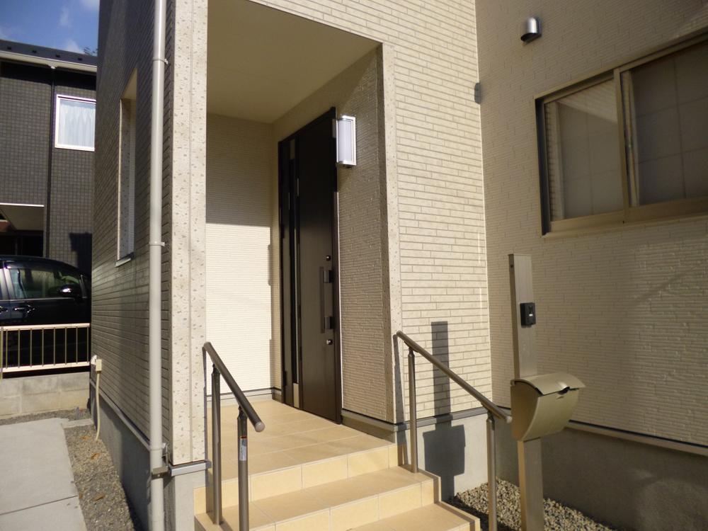 Entrance. (December 2013) Shooting