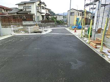 Local photos, including front road. Local (10 May 2013) Shooting