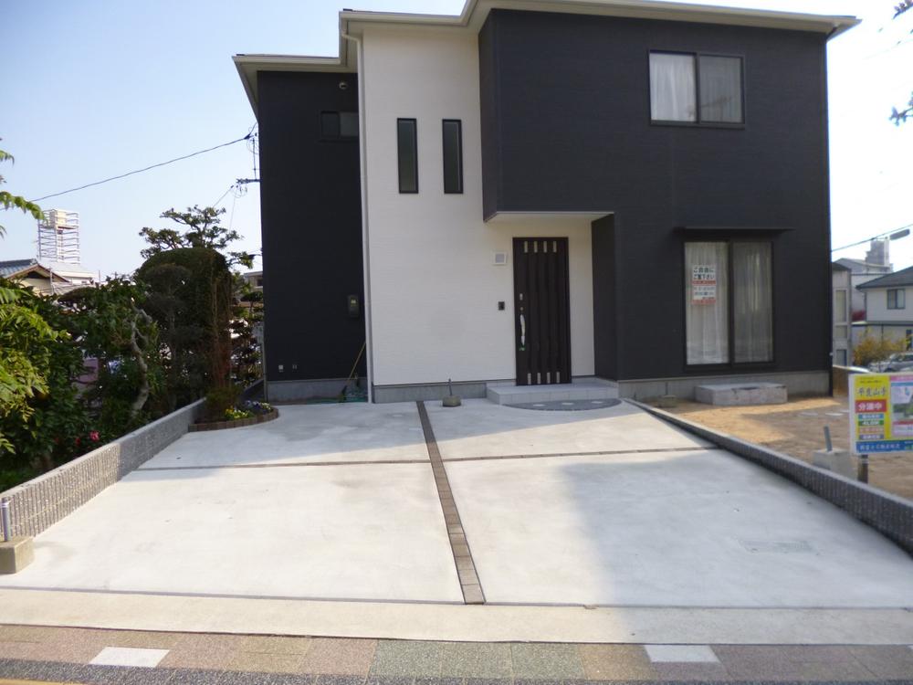 Parking lot. (October 2013) Shooting