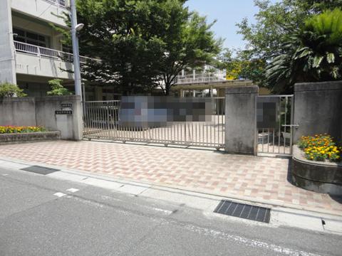 Junior high school. Hatsukaichi 274m until junior high school