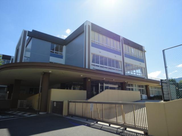 Primary school. Jigozen until elementary school 1281m