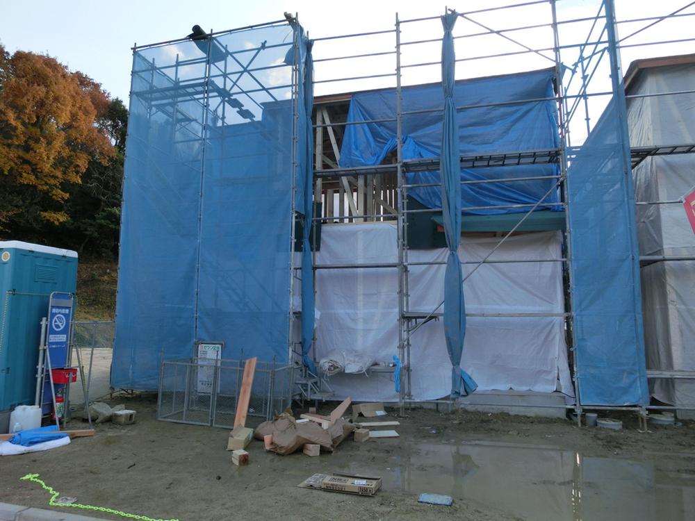 Local appearance photo. Local (12 May 2013) Shooting