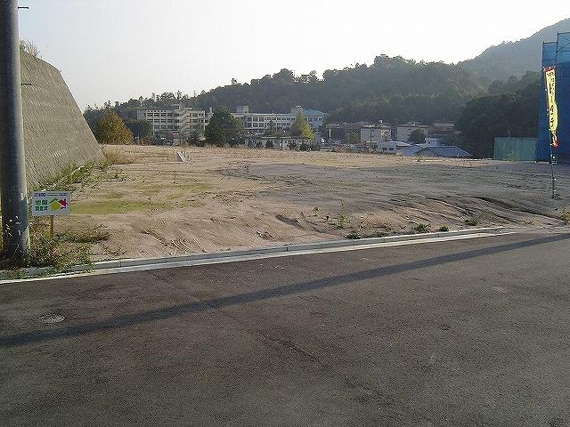 Local appearance photo. Local (11 May 2013) Shooting