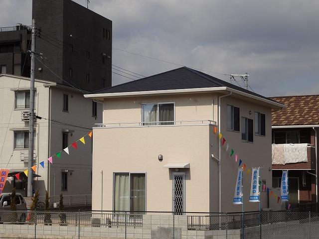 Local appearance photo. Shopping convenient good location!