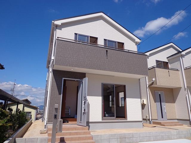 Local appearance photo. Local (10 May 2013) Shooting