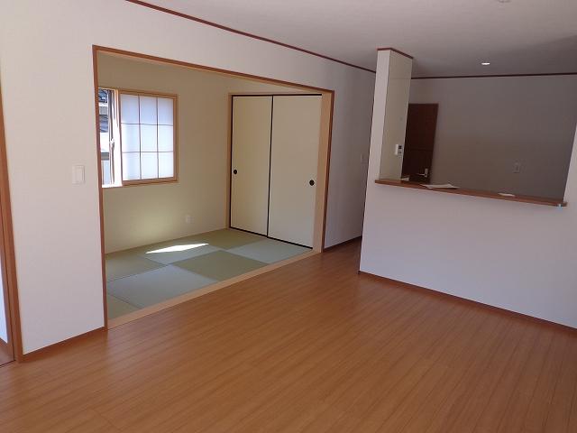 Living. Open-minded broad living! 