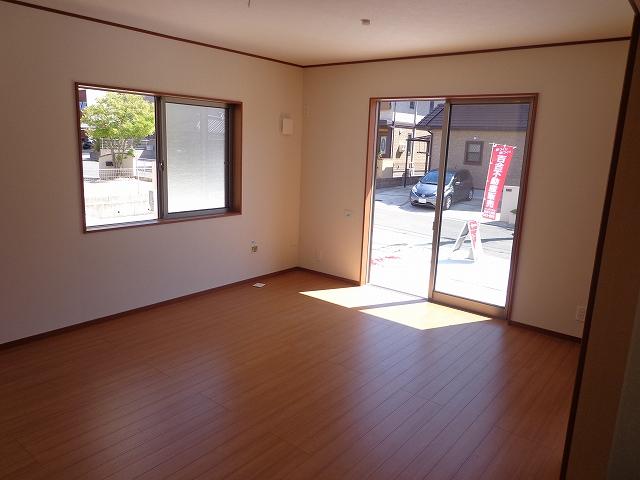 Living. Local (10 May 2013) Shooting