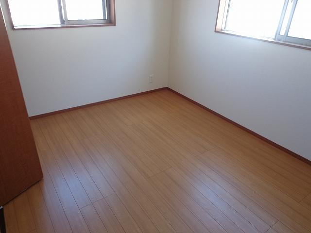 Non-living room. Local (10 May 2013) Shooting