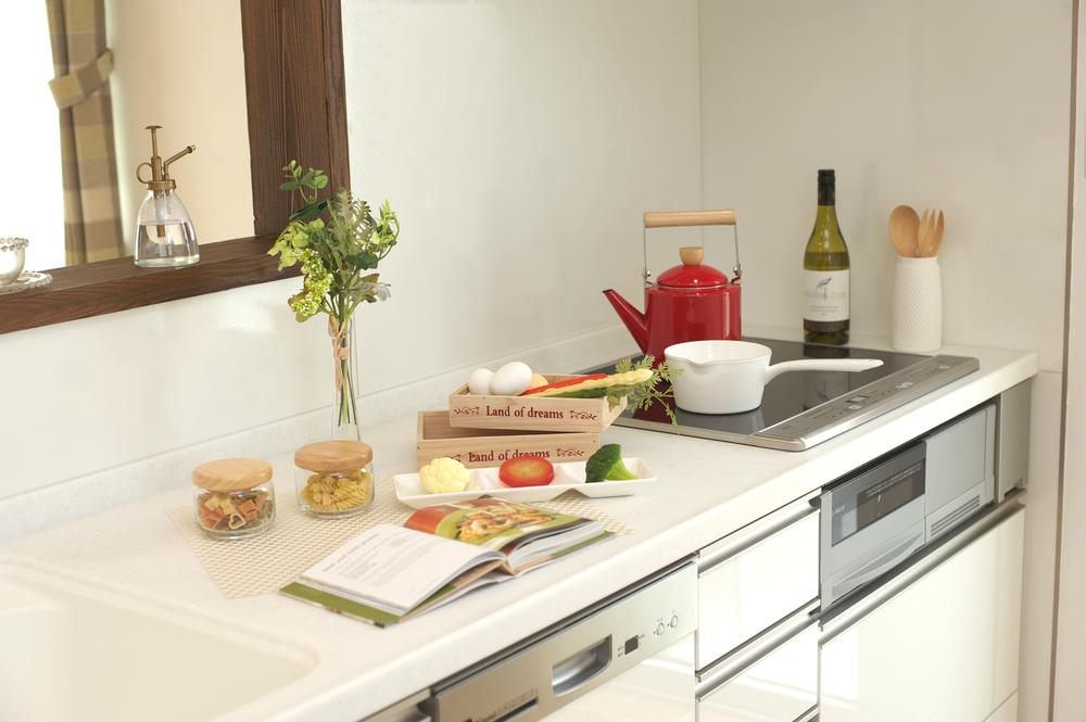 Other Equipment. <Same specifications Photos> IH cooker, It is equipped with a dishwasher. 