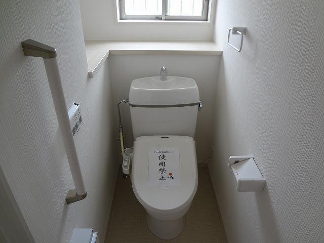 Toilet. Indoor (March 2013) Shooting