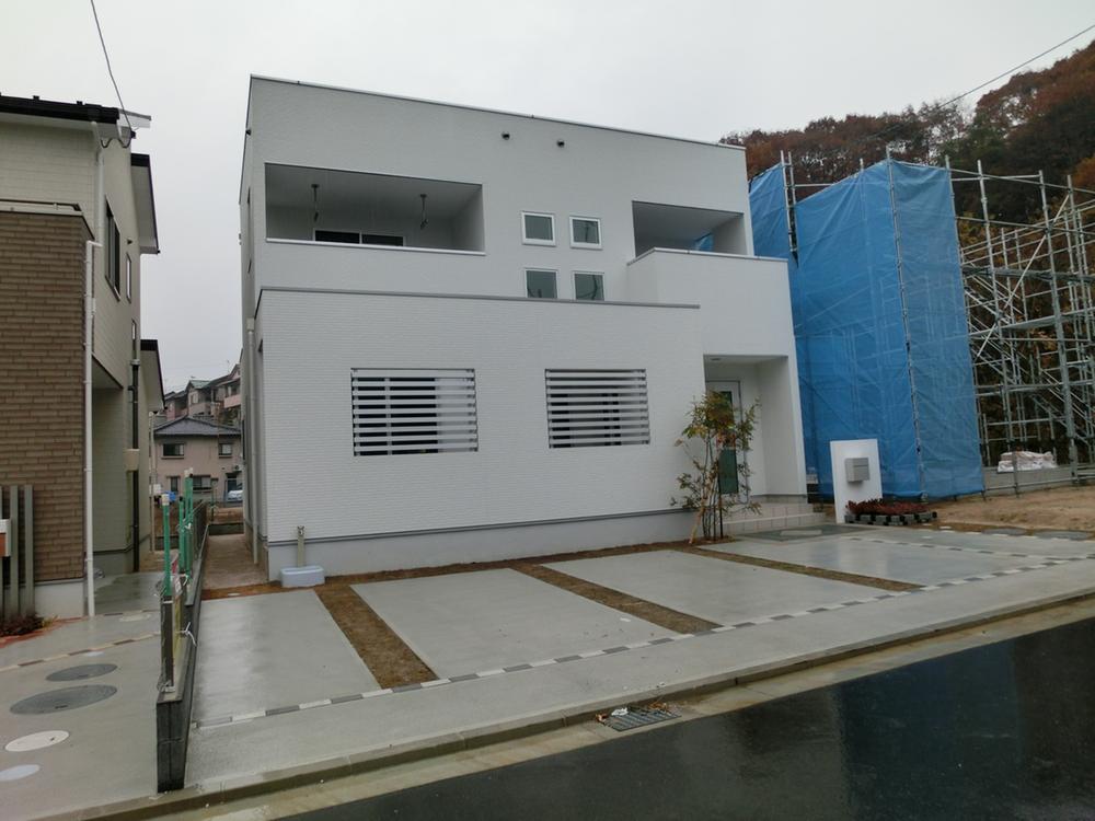 Local appearance photo. Local (12 May 2013) Shooting