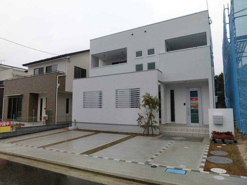 Local appearance photo. Local (12 May 2013) Shooting