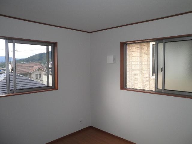 Non-living room. Local (10 May 2013) Shooting