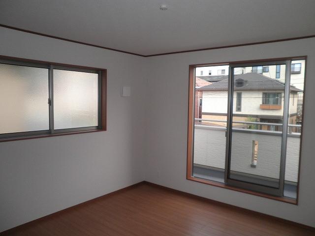 Non-living room. Local (10 May 2013) Shooting