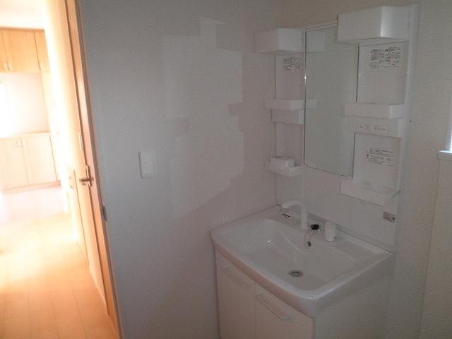 Wash basin, toilet. Local (12 May 2013) Shooting