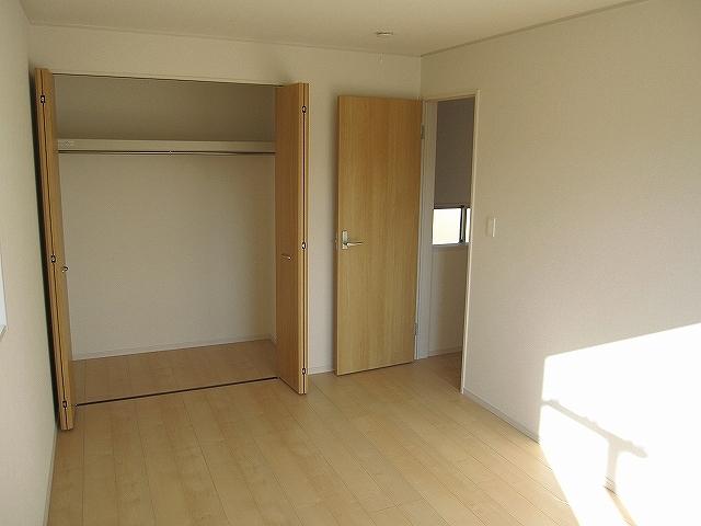 Non-living room. Indoor (12 May 2013) Shooting