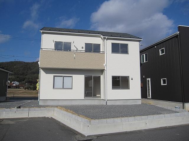 Local appearance photo. Local (12 May 2013) Shooting