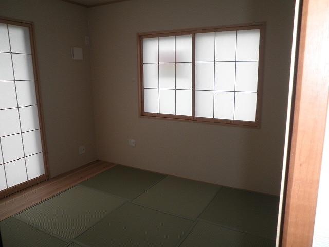 Non-living room. Indoor (11 May 2013) Shooting