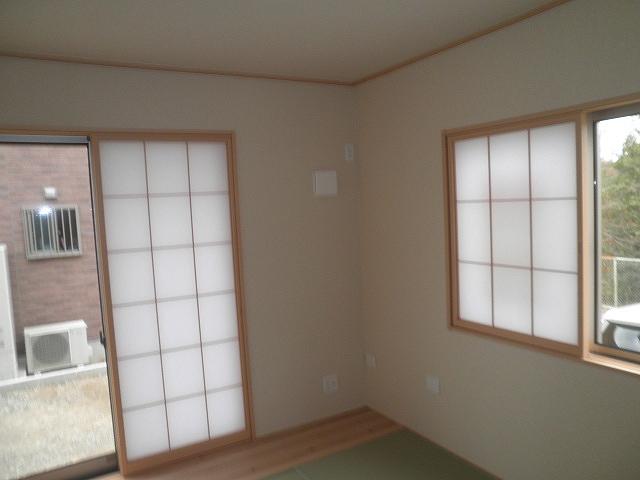 Non-living room. Indoor (12 May 2013) Shooting