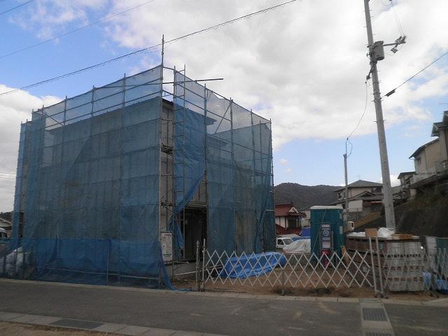 Local photos, including front road. Local (12 May 2013) Shooting