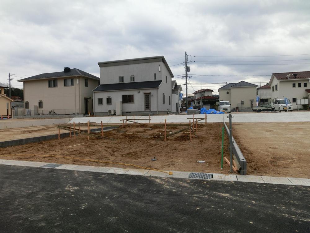 Local appearance photo. Local (12 May 2013) Shooting