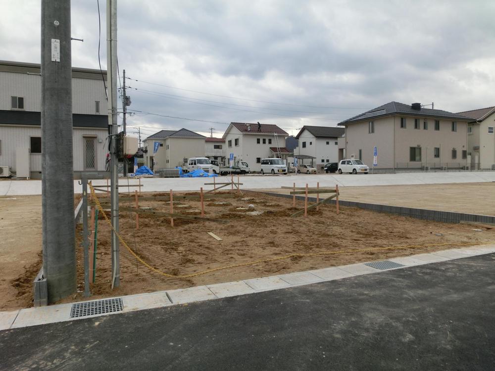 Local appearance photo. Local (12 May 2013) Shooting