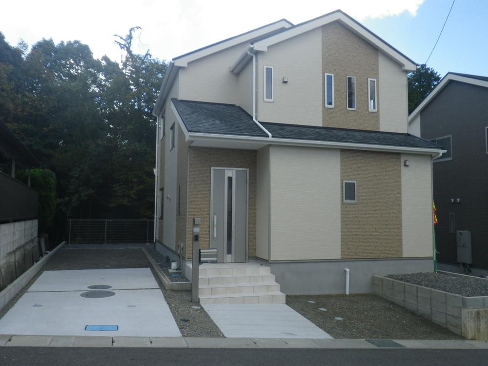 Local appearance photo. Local (10 May 2013) Shooting