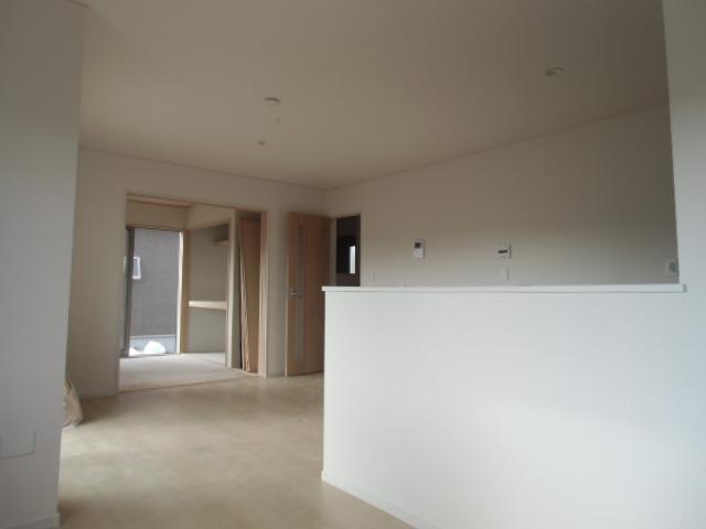 Living. On the second floor there is a service room of 2.5 quires. You can your luggage is stored securely in the seasonal. 