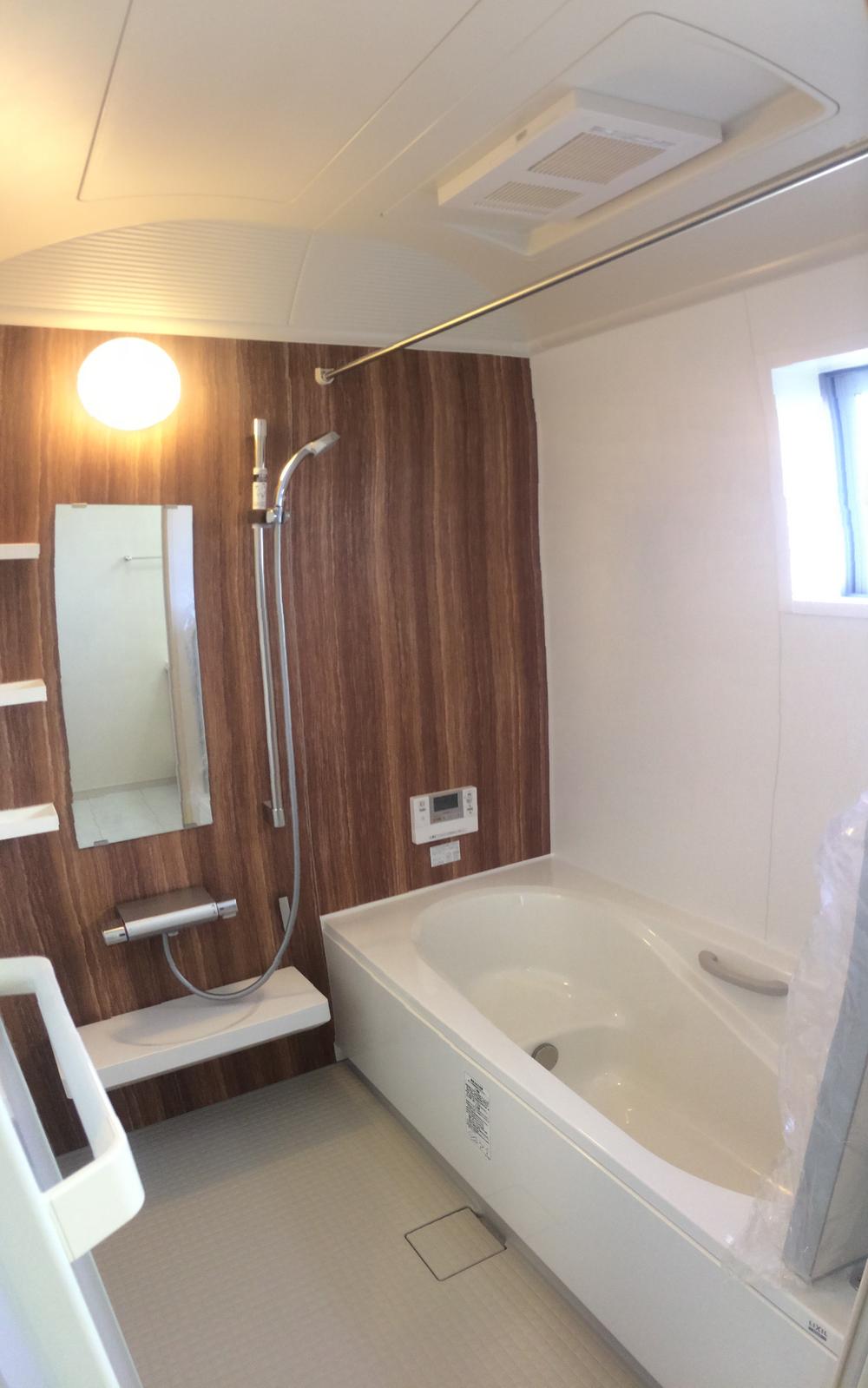 Bathroom. To widely and comfortably can tub, Comfortable equipment such as a bathroom heater.