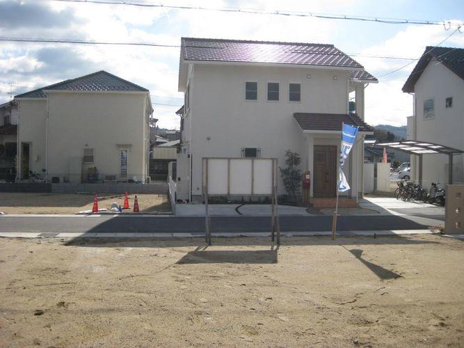 Other local. Front road from the No. 12 place